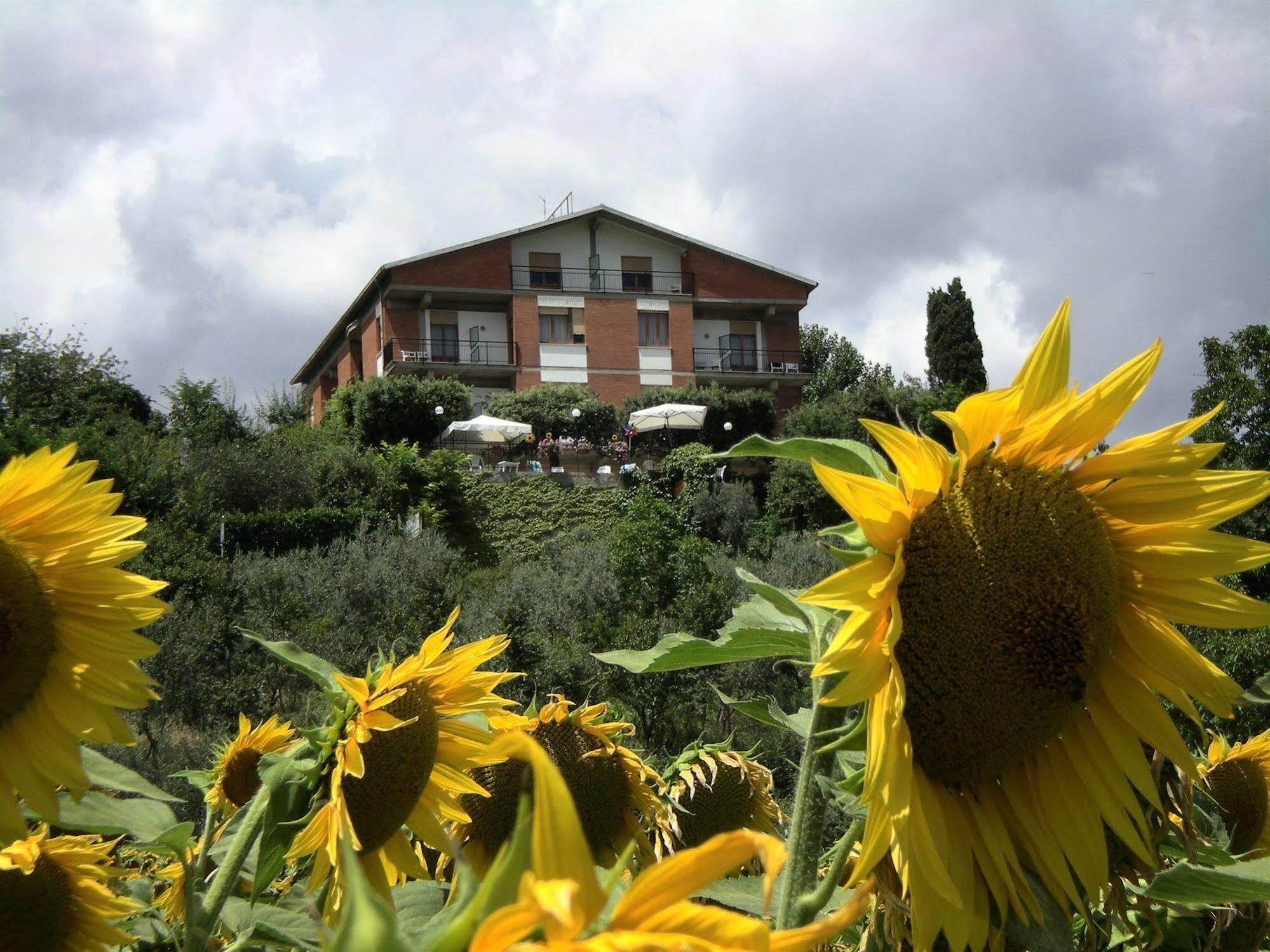 Hotel Sangallo B&B Montepulciano Stazione Kültér fotó